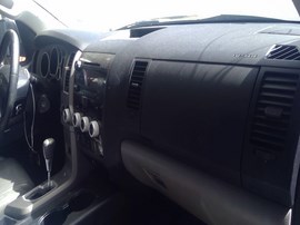 2013 TOYOTA SEQUOIA, WHITE, SR5 MODEL, 5.7L, AT, 4WD.   Z26434